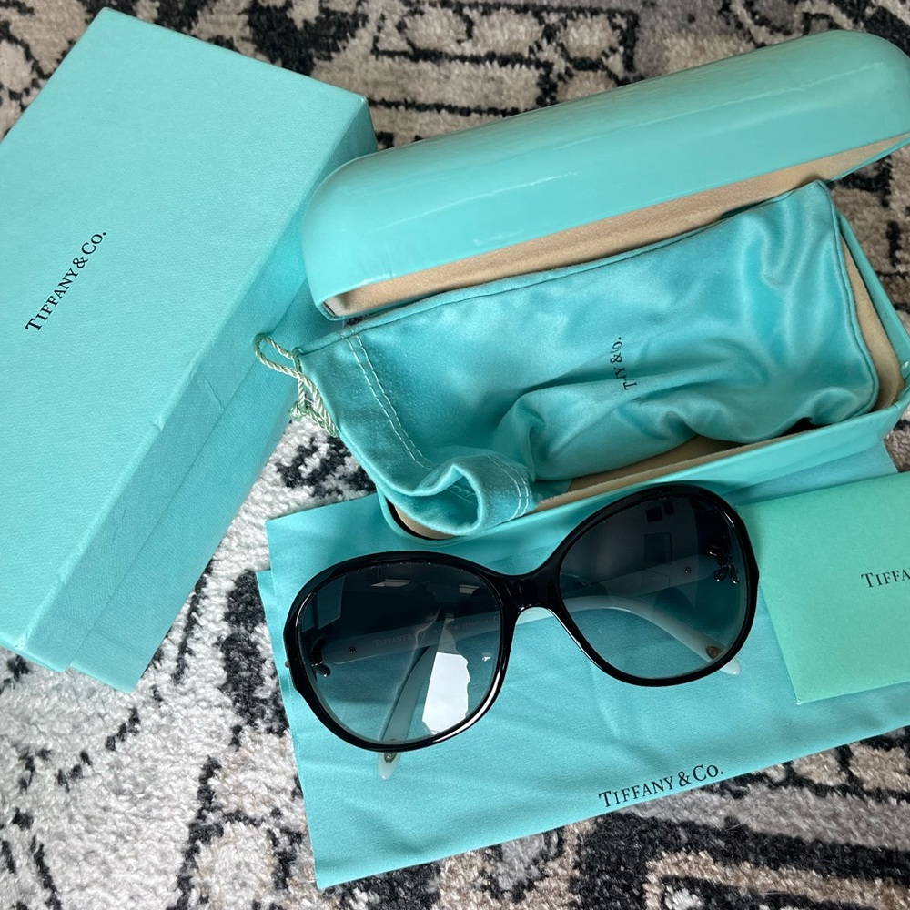 Tiffany Sunglasses with classic Tiffany blue
